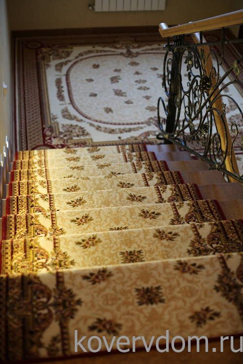 Шерстяная ковровая дорожка FLOARE 209-1659 и ковер с укладкой на лестницу